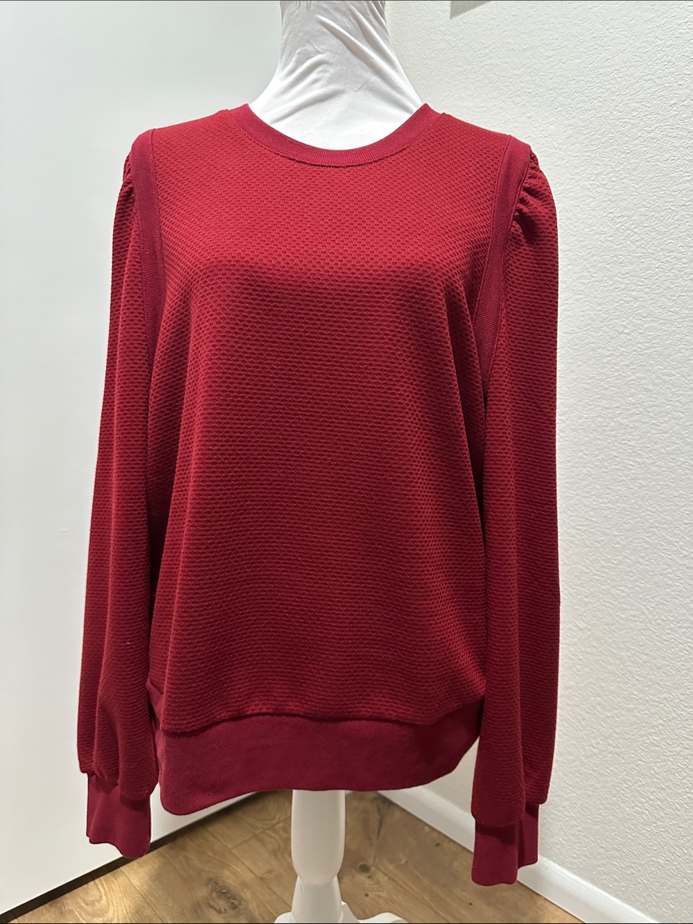 Women's Red Textured Long-Sleeve Pullover Sweatshirt